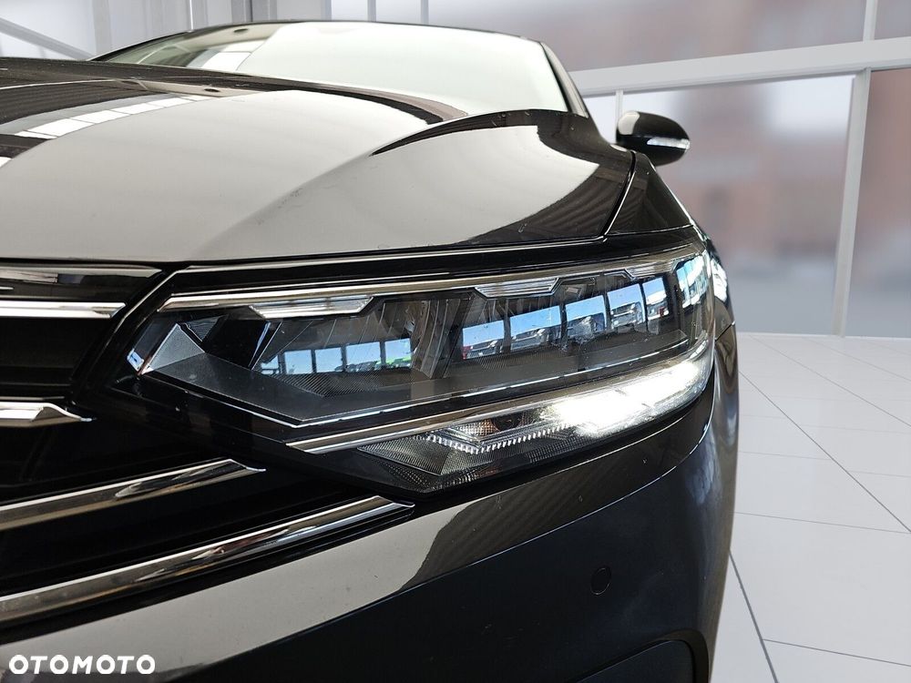 Volkswagen Passat - 13