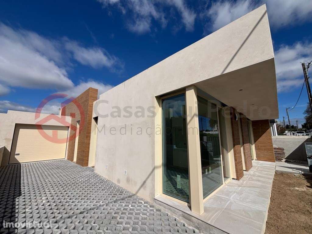 Moradia isolada T3 na zona de Corroios - Grande imagem: 4/20