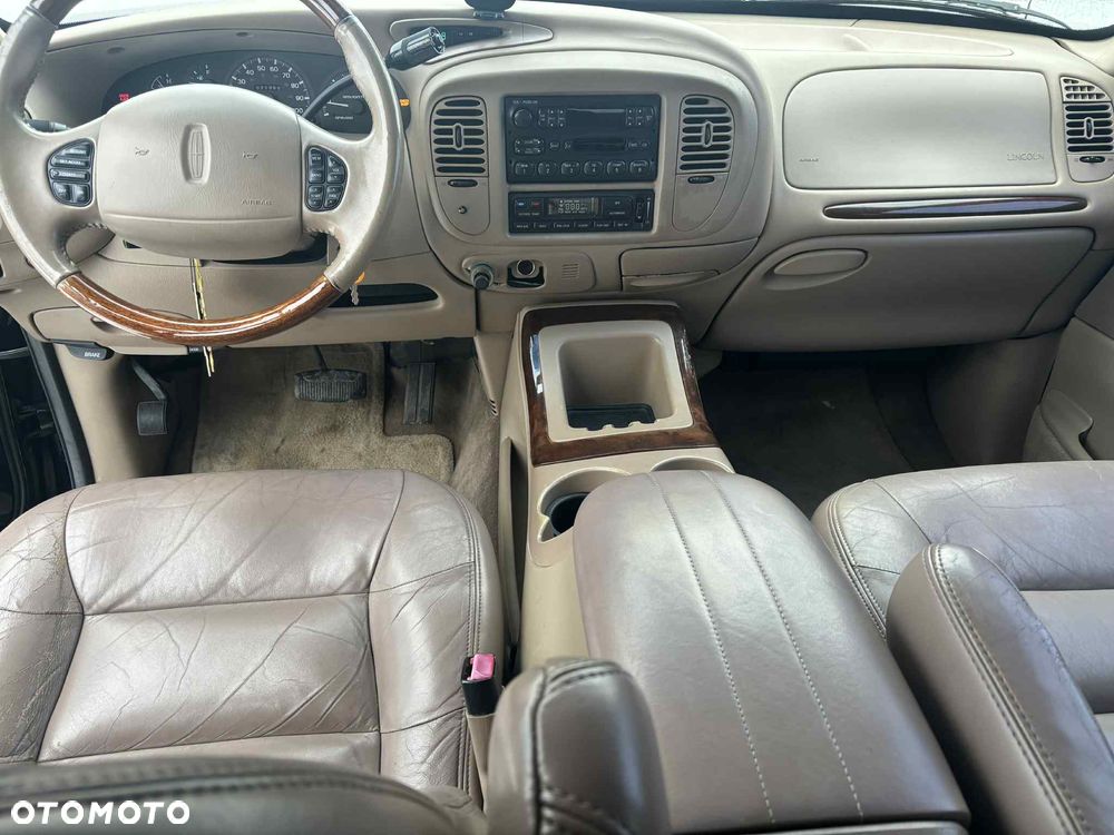 Lincoln Navigator - 24