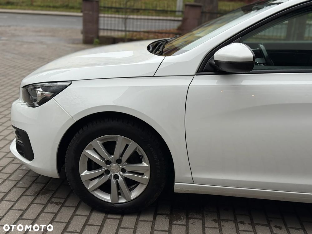 Peugeot 308 1.5 BlueHDi Active Pack Business S&S EAT8 - 18