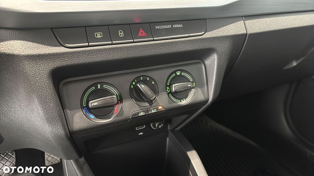 Skoda Fabia 1.0 Ambition - 23