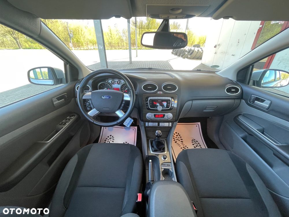 Ford Focus 1.6 Ghia - 38