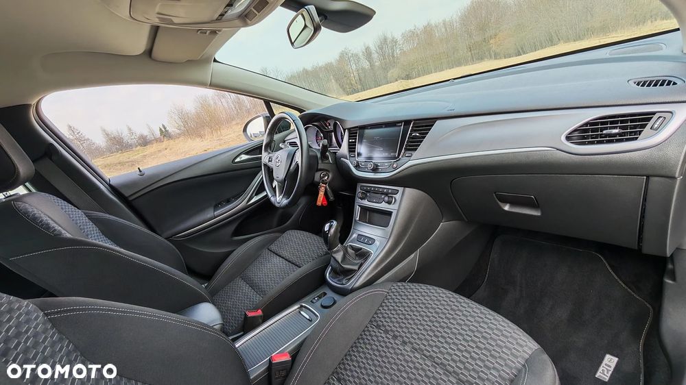 Opel Astra 1.4 Turbo Innovation - 23