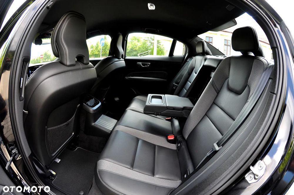 Volvo S60 T8 Recharge AWD Geartronic RDesign - 23