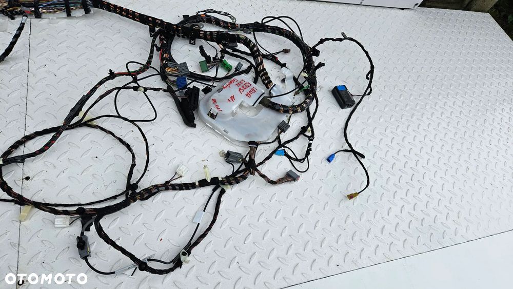 Jaguar XJ 351 Instalacja lewa komory bagażnika Wiązka tył lewy Przewody wzmacniacza Telewizorów  AW93-18C951-FG - 7