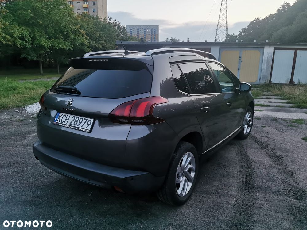 Peugeot 2008 1.2 Pure Tech Style S&S - 4