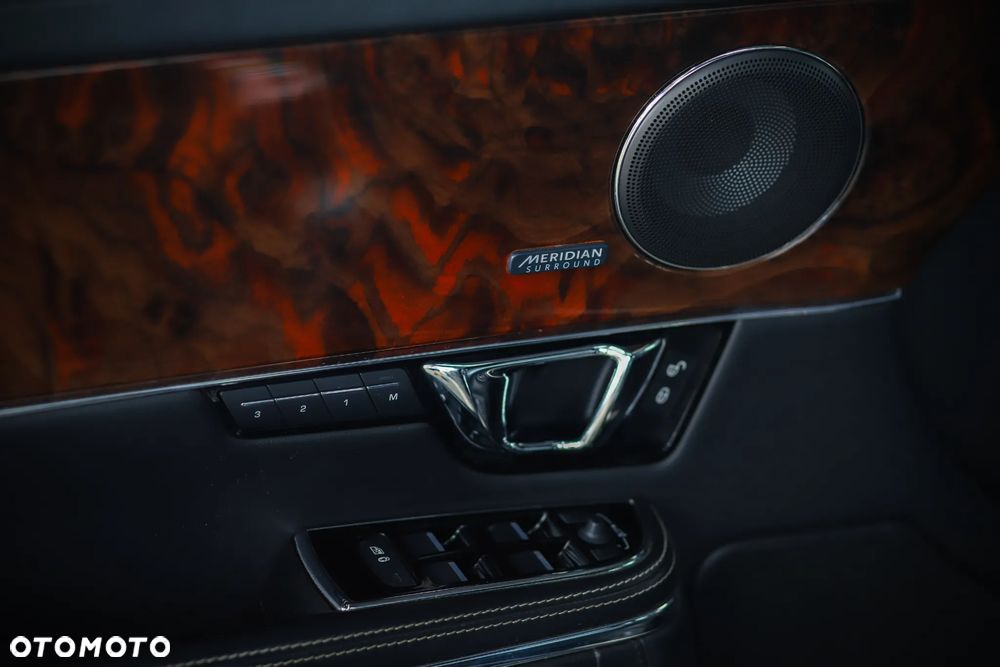 Jaguar XJ 3.0 T AWD LWB Portfolio - 21