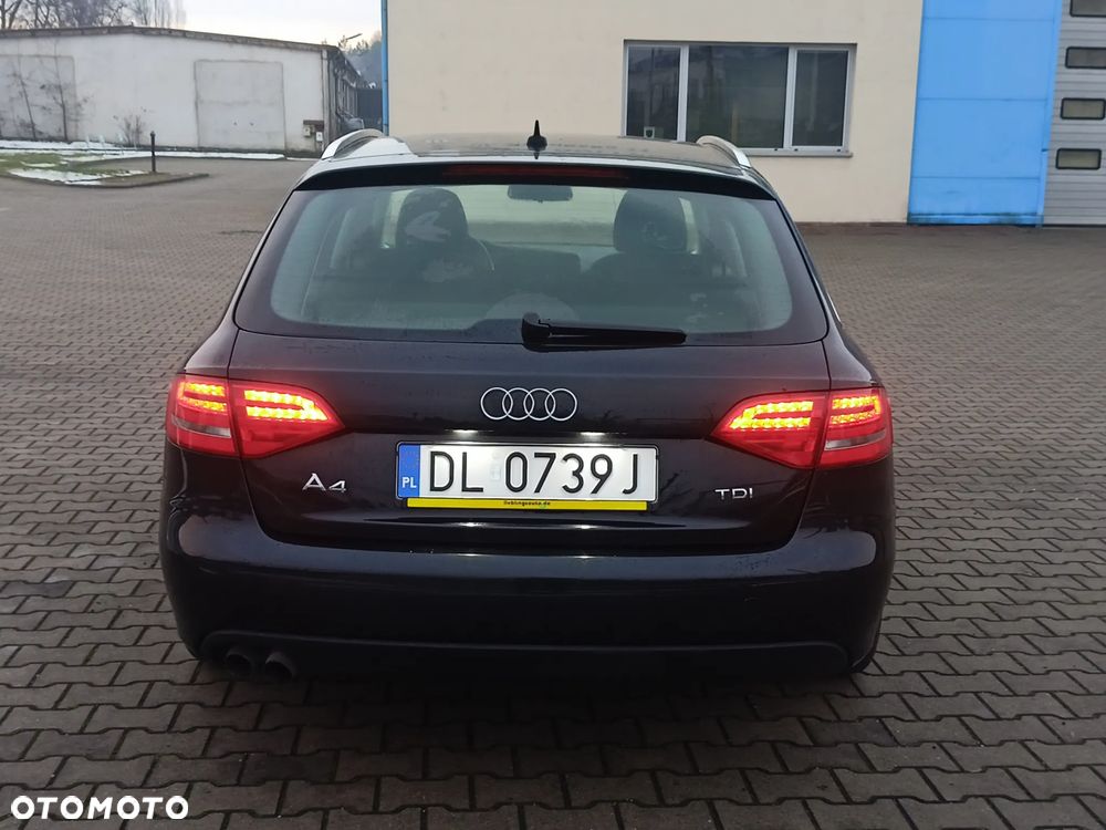Audi A4 Avant 2.0 TDI DPF Ambiente - 12