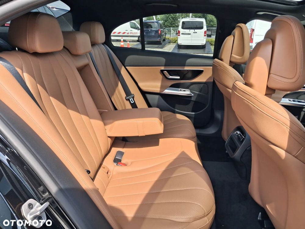 Mercedes-Benz Klasa E 200 mHEV 4-Matic AMG 9G-Tronic - 15