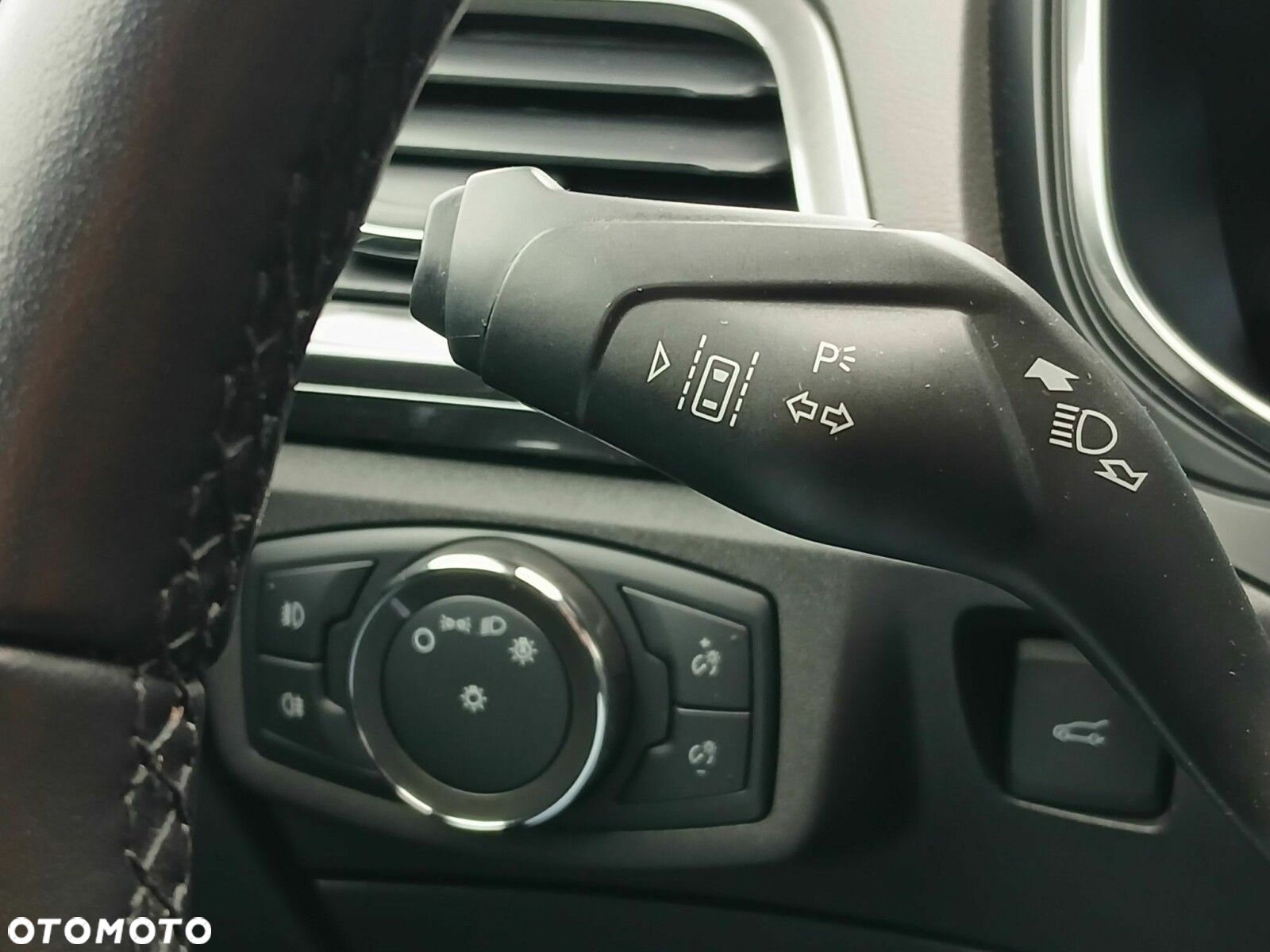 Ford Mondeo 2.0 Hybrid Titanium - 28
