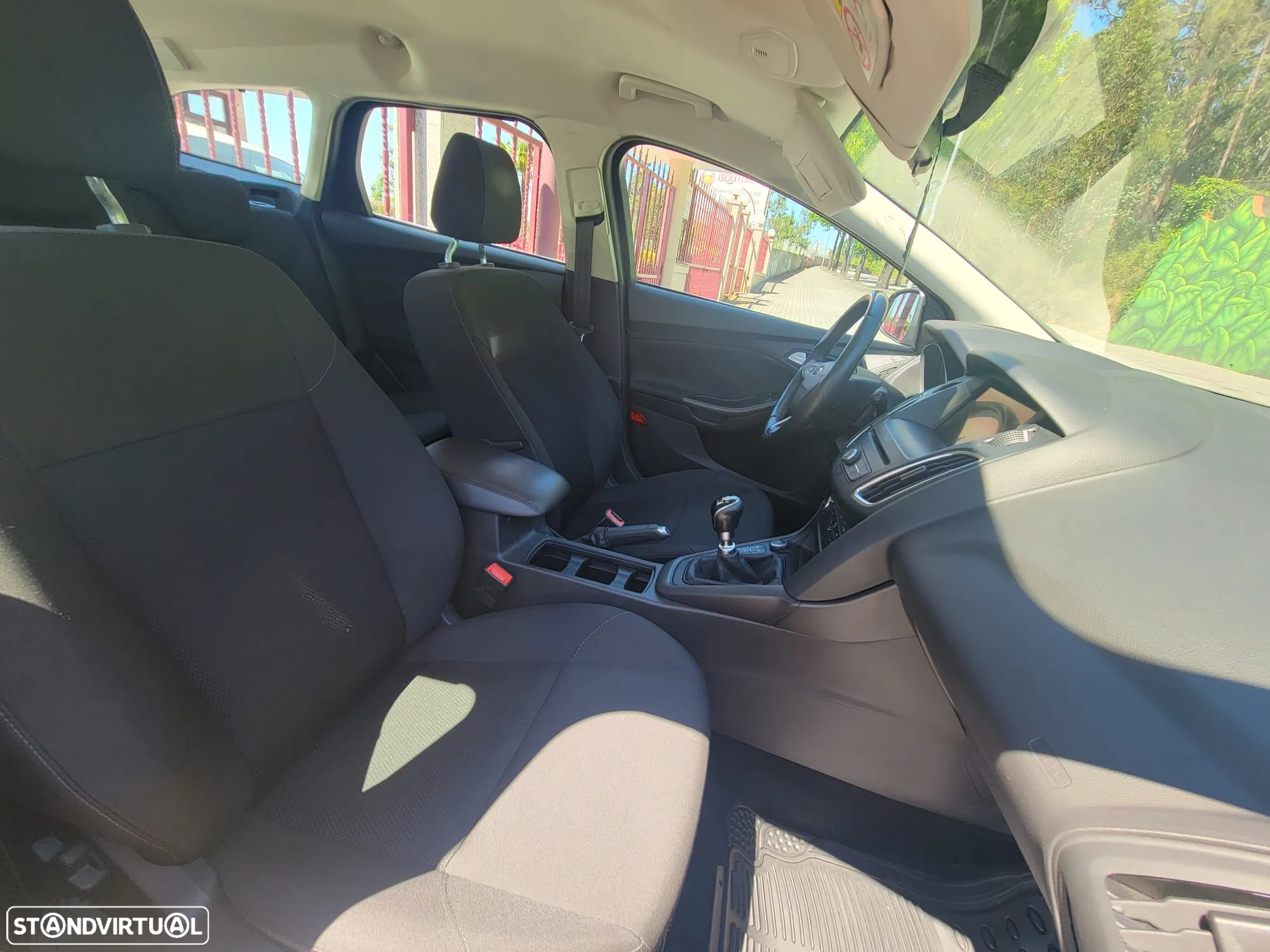 Ford Focus SW 1.0 EcoBoost S&S ST-LINE - 17
