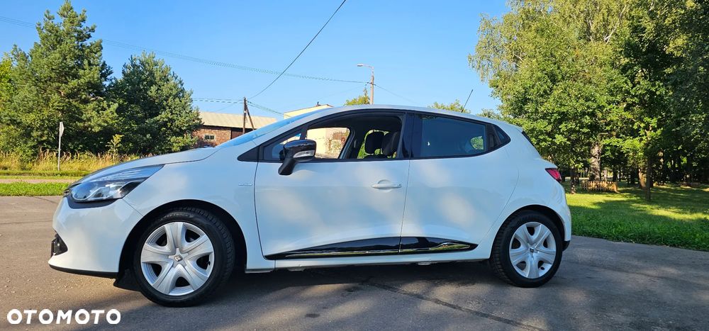 Renault Clio 1.2 16V 75 LIMITED - 5