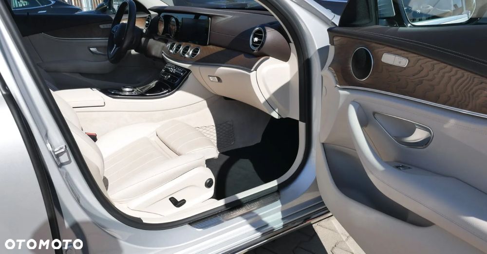 Mercedes-Benz Klasa E 300 de 9G-TRONIC Exclusive - 18