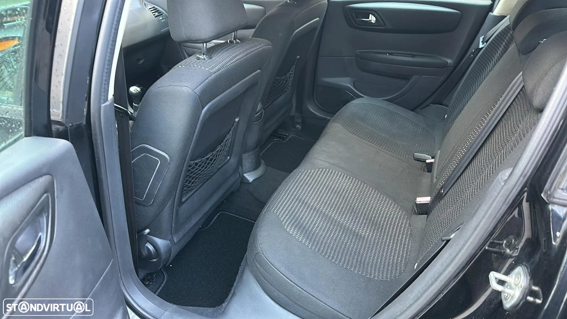 Citroën C4 1.6 HDi SX - 11