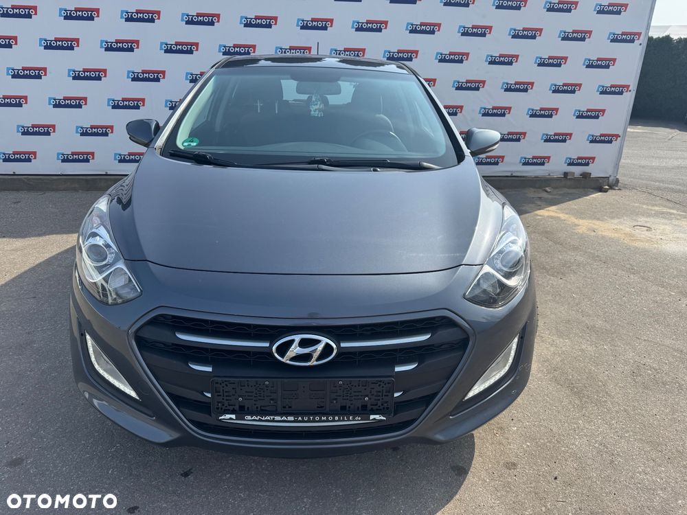 Hyundai i30 blue 1.6 CRDi Classic Navigation - 3