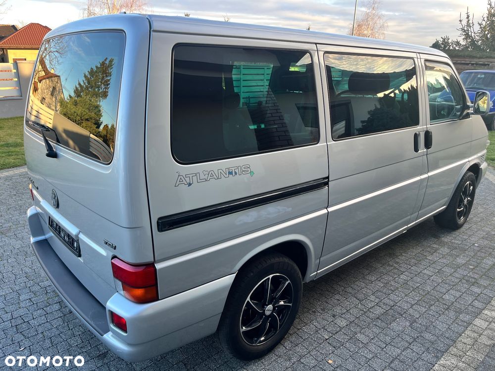 Volkswagen Multivan - 26