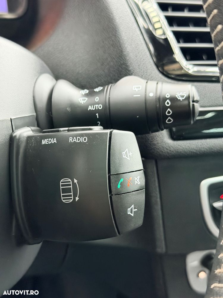 Renault Megane ENERGY dCi 130 Start & Stop Bose Edition - 32