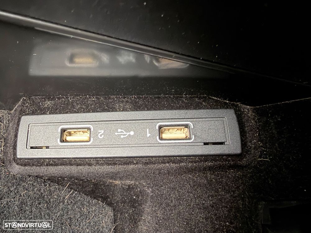 Mercedes-Benz E 250 BlueTEC Avantgarde Auto. - 24