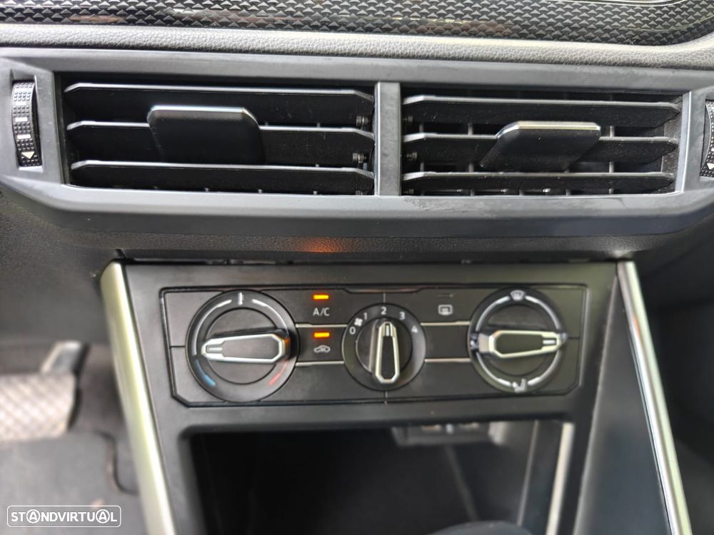 VW Polo 1.0 TSI Urban DSG - 37