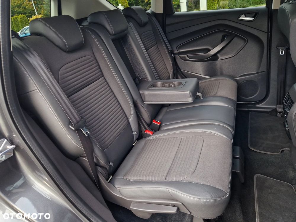 Ford Kuga 2.0 TDCi 4x4 Titanium - 36