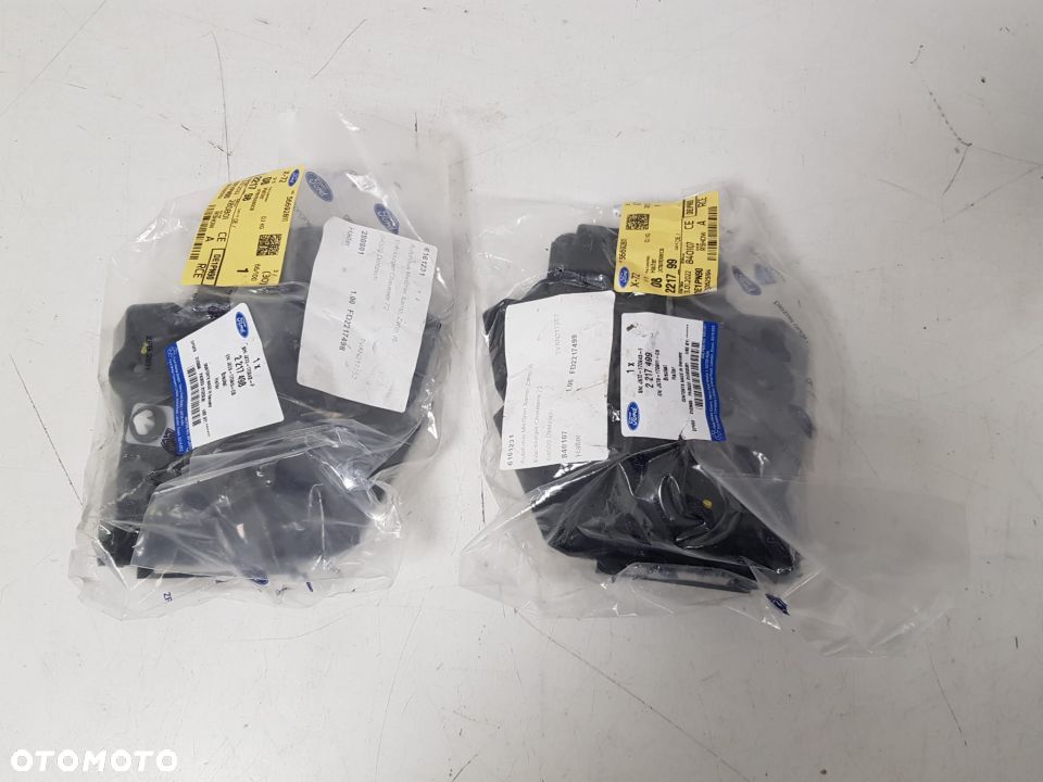 FORD FOCUS MK4 ŚLIZG ZDERZAKA PRAWY TYŁ 2217498 JX7B17D980CB - 2