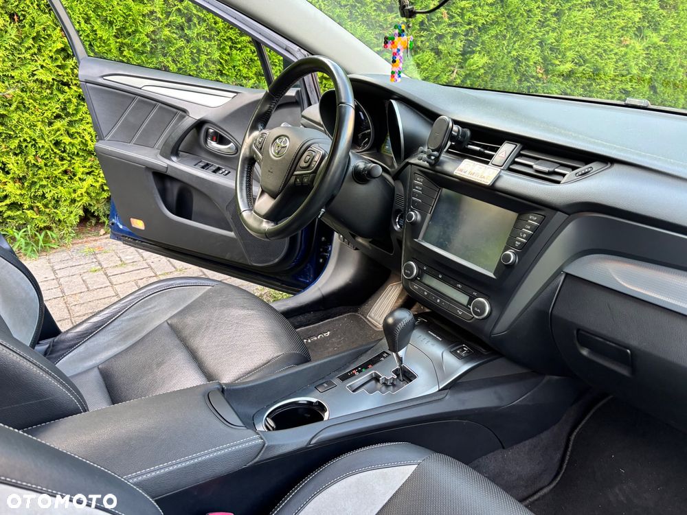 Toyota Avensis 1.8 Selection MS - 18
