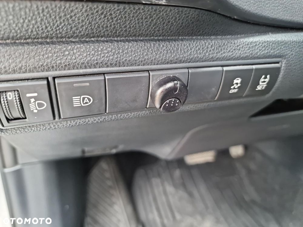 Toyota Corolla 1.8 Hybrid Comfort - 19