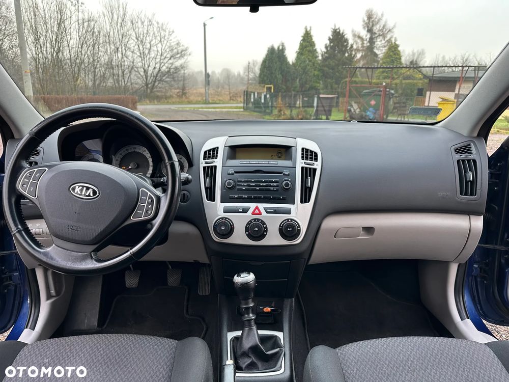 Kia Ceed 1.4 Comfort + - 17