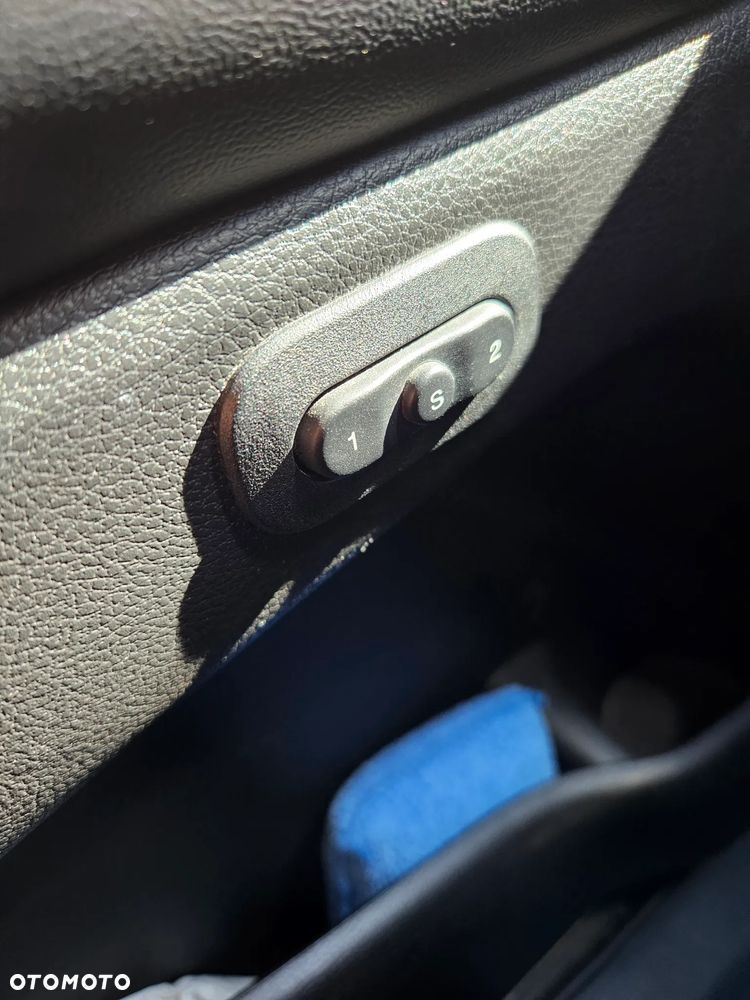 Jeep Grand Cherokee - 35