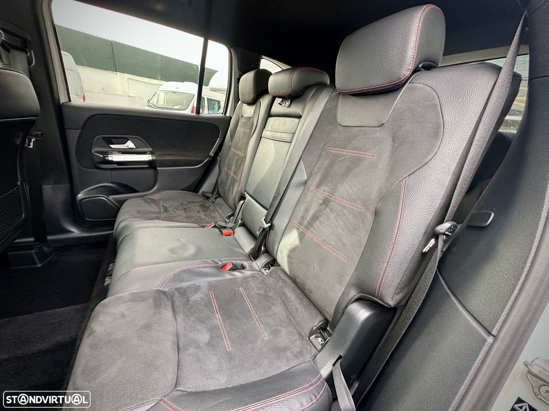 Mercedes-Benz GLB 180 d AMG Line - 18