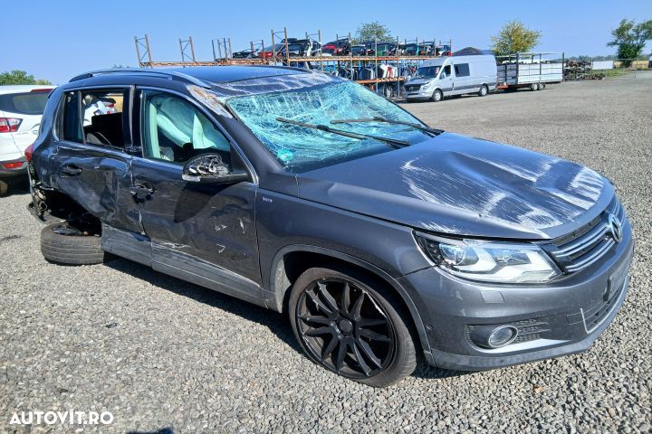 Janta aliaj cu anvelopa 19 8,5JX19H2 / 245 / 40ZR19 8,5JX19H2 / 245 / - 12