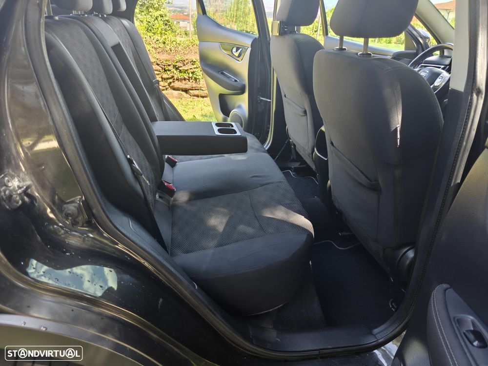 Nissan Qashqai 1.5 dCi N-Connecta 18 - 16