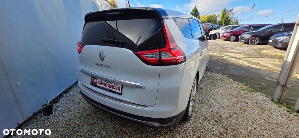 Renault Grand Scenic - 32