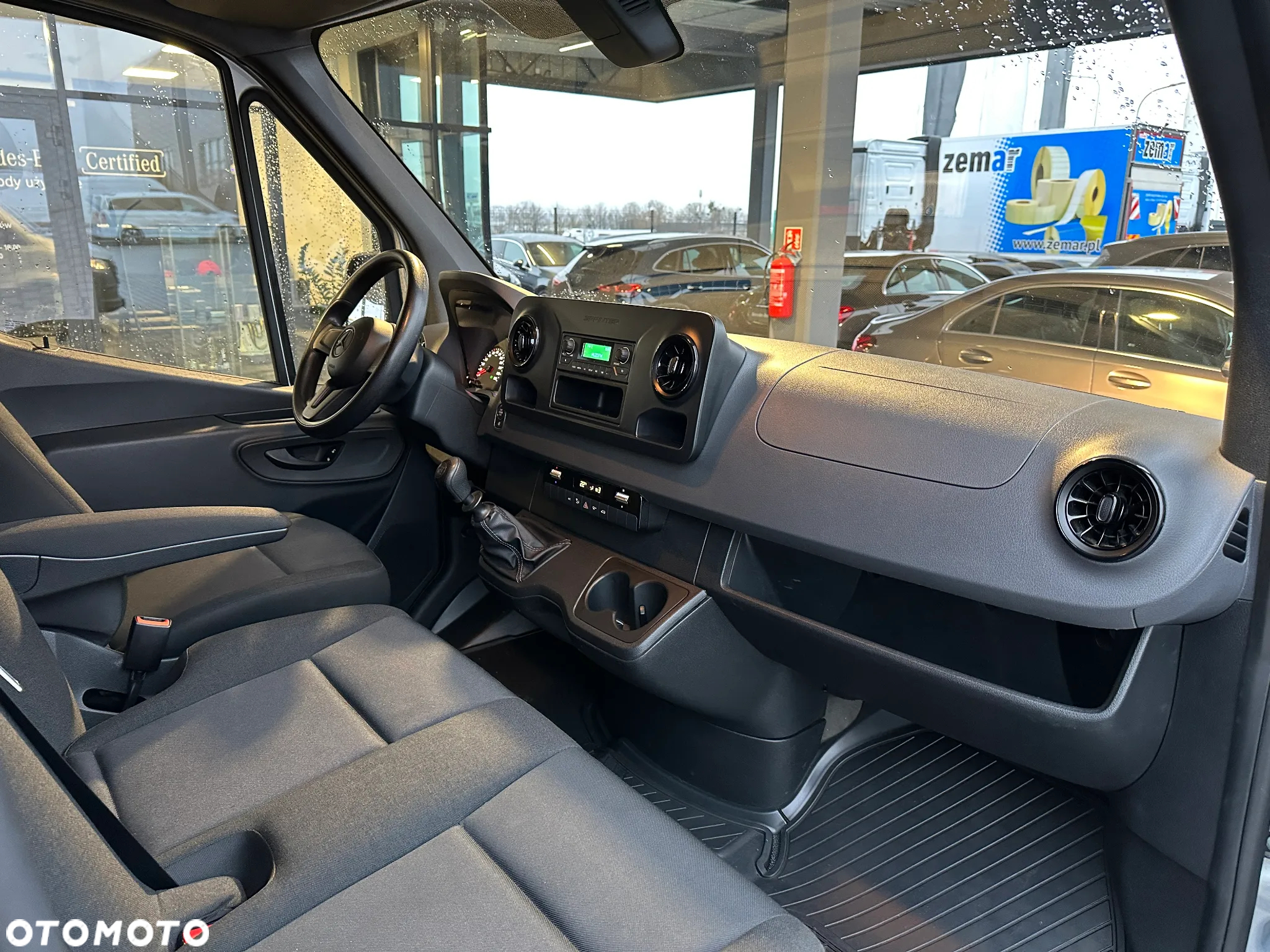 Mercedes-Benz Sprinter - 10