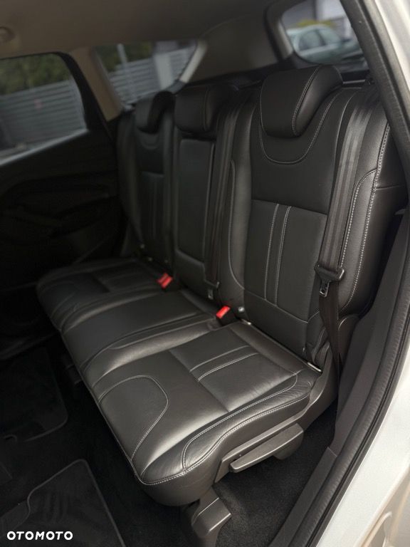 Ford Kuga 2.0 TDCi 4x4 Titanium - 8