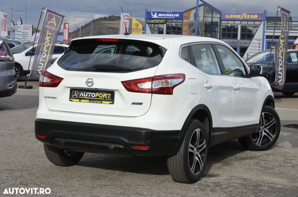 Nissan Qashqai 1.6 DCI DPF Start/Stop acenta - 4