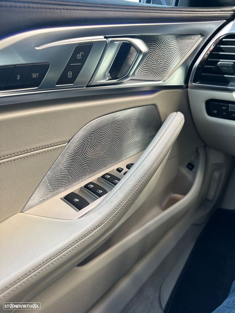 BMW M850i xDrive - 23