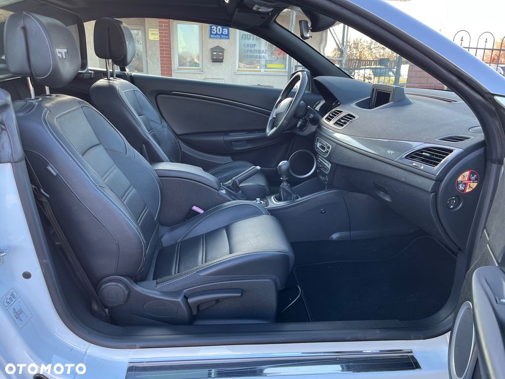 Renault Megane TCe 180 GT - 14