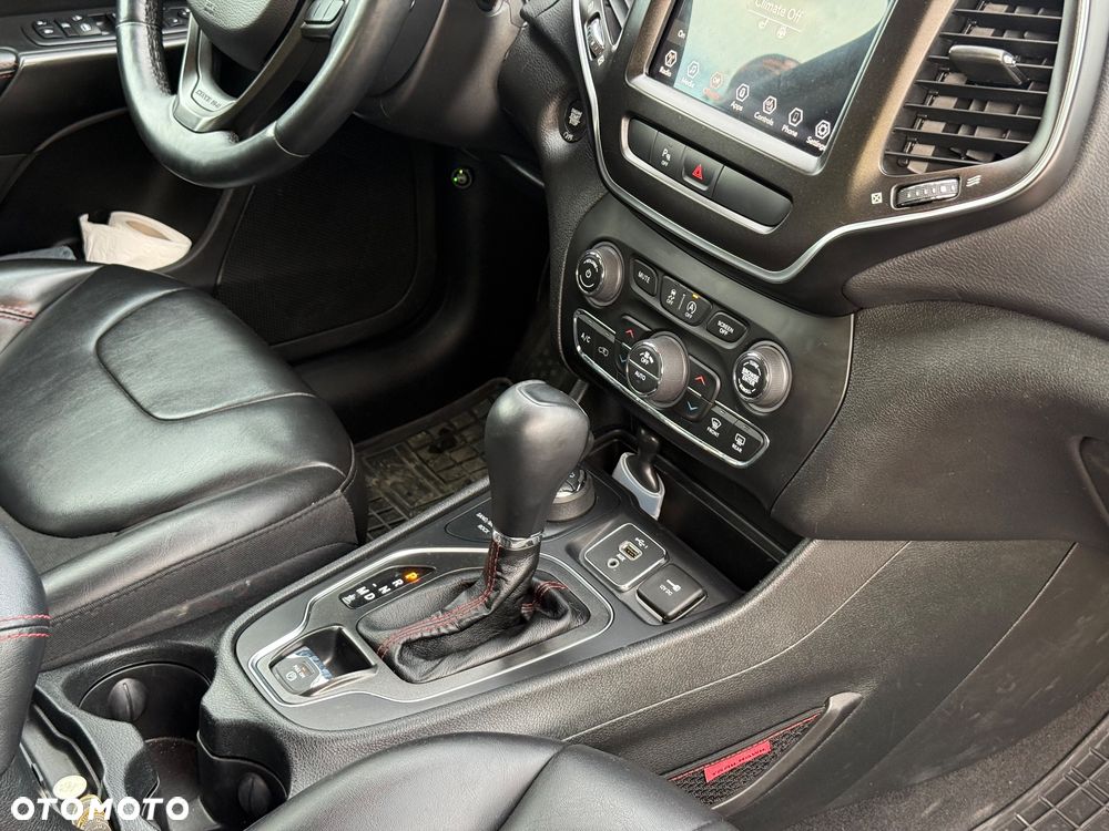 Jeep Cherokee - 20