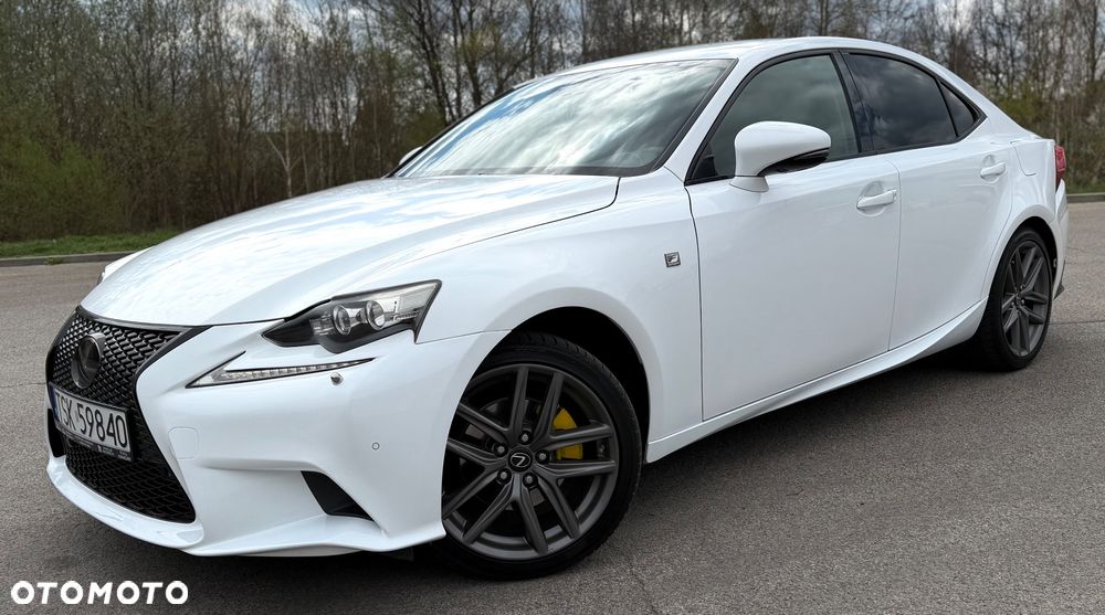 Lexus IS 300h F Sport - 16