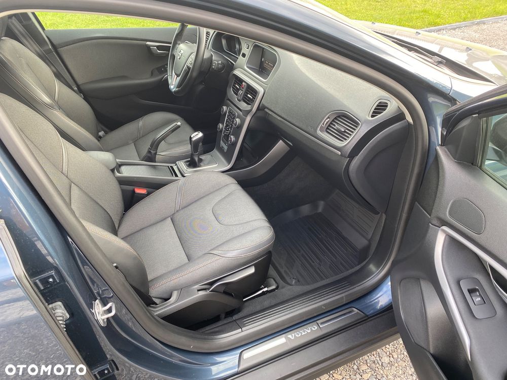 Volvo V40 Cross Country D2 Drive-E Momentum - 24