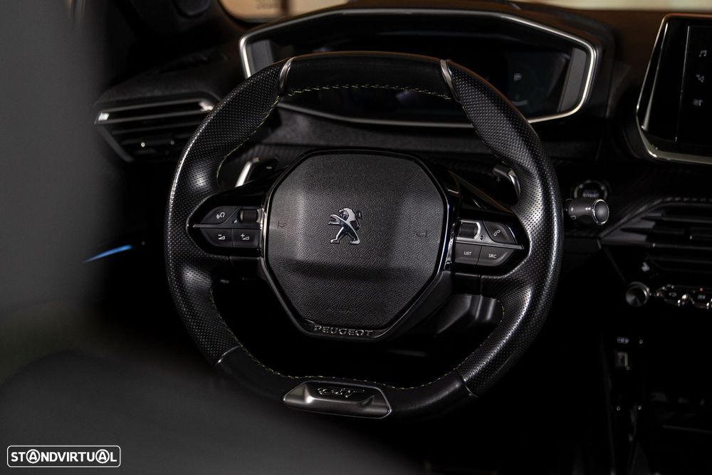 Peugeot 2008 1.2 PureTech GT EAT8 - 13