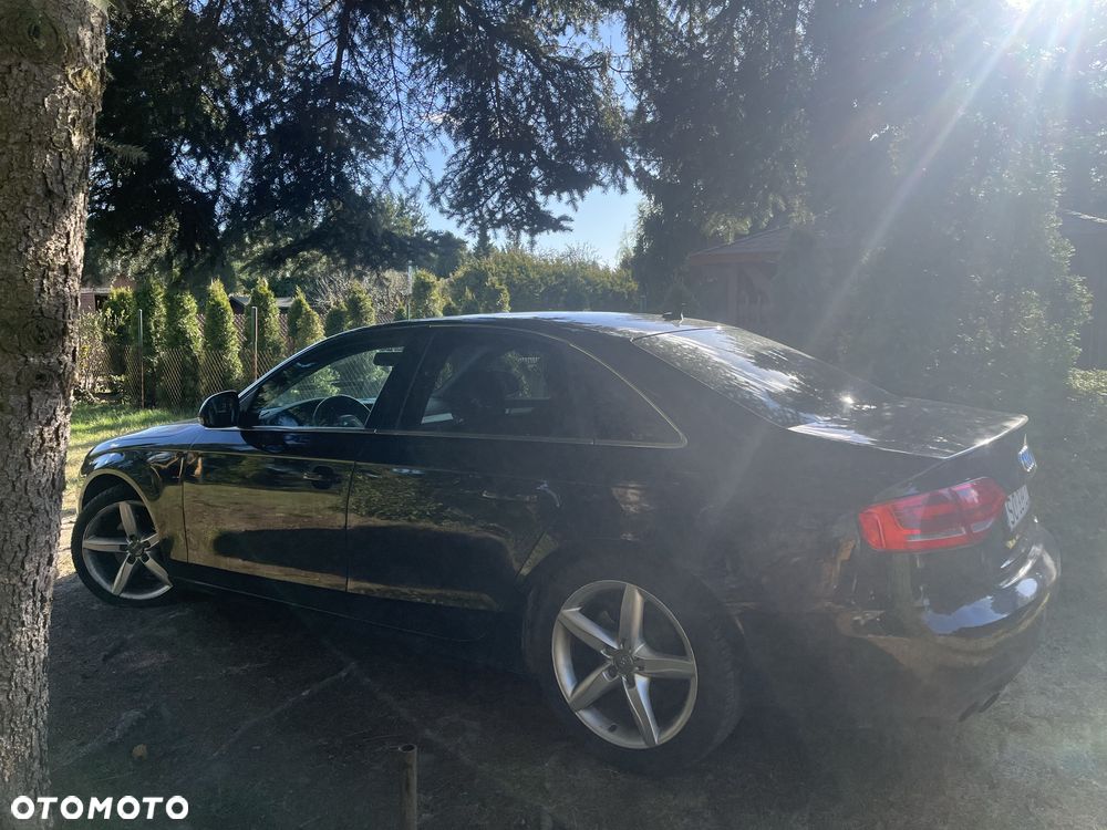 Audi A4 Limousine - 4