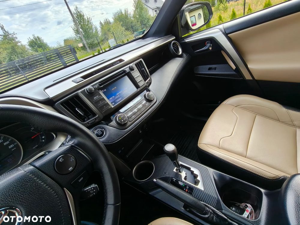 Toyota RAV4 2.2 D-4D 4x4 Automatik Executive - 16