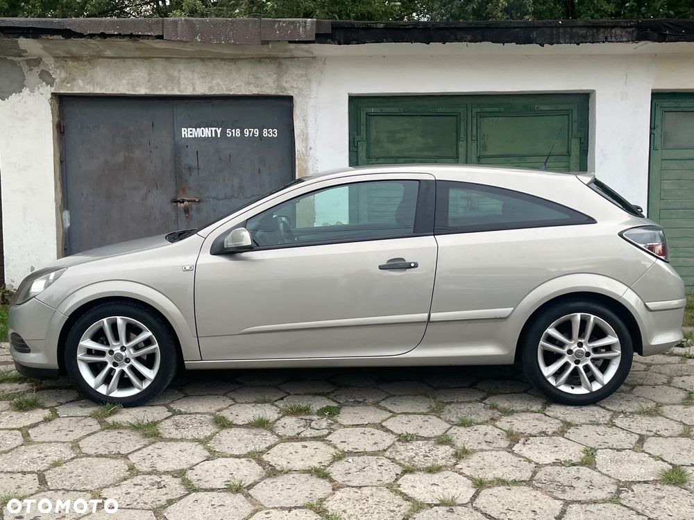 Opel Astra GTC 1.4 Cosmo - 5