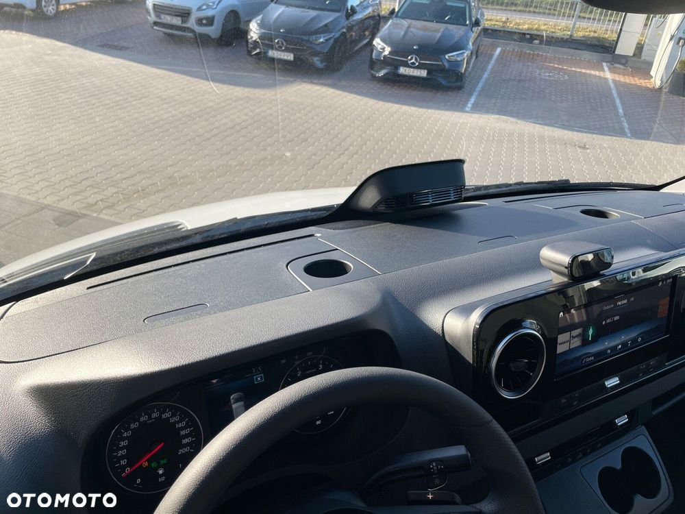 Mercedes-Benz Sprinter 319 CDI Reflektory LED Hak Tachograf - 14