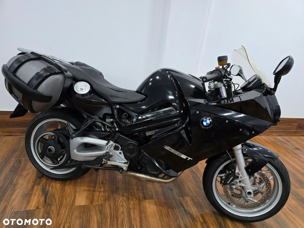 BMW F - 22