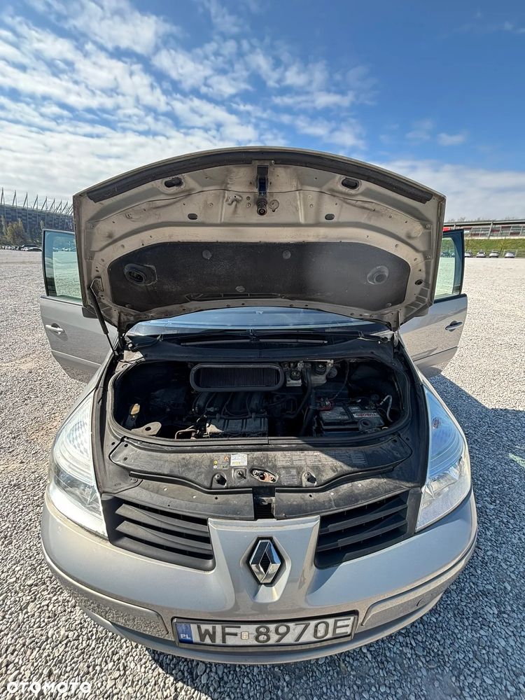 Renault Espace 2.0 16V Voyage - 30