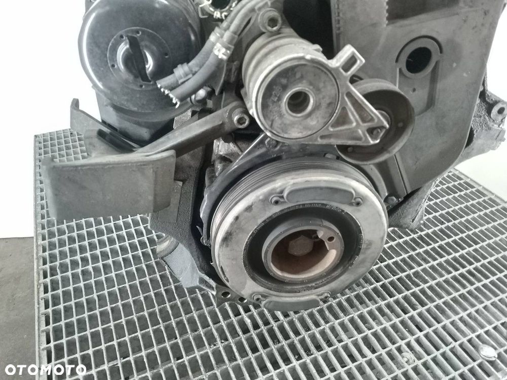 SILNIK VOLVO V70 II D5252T 2.5 D - 8