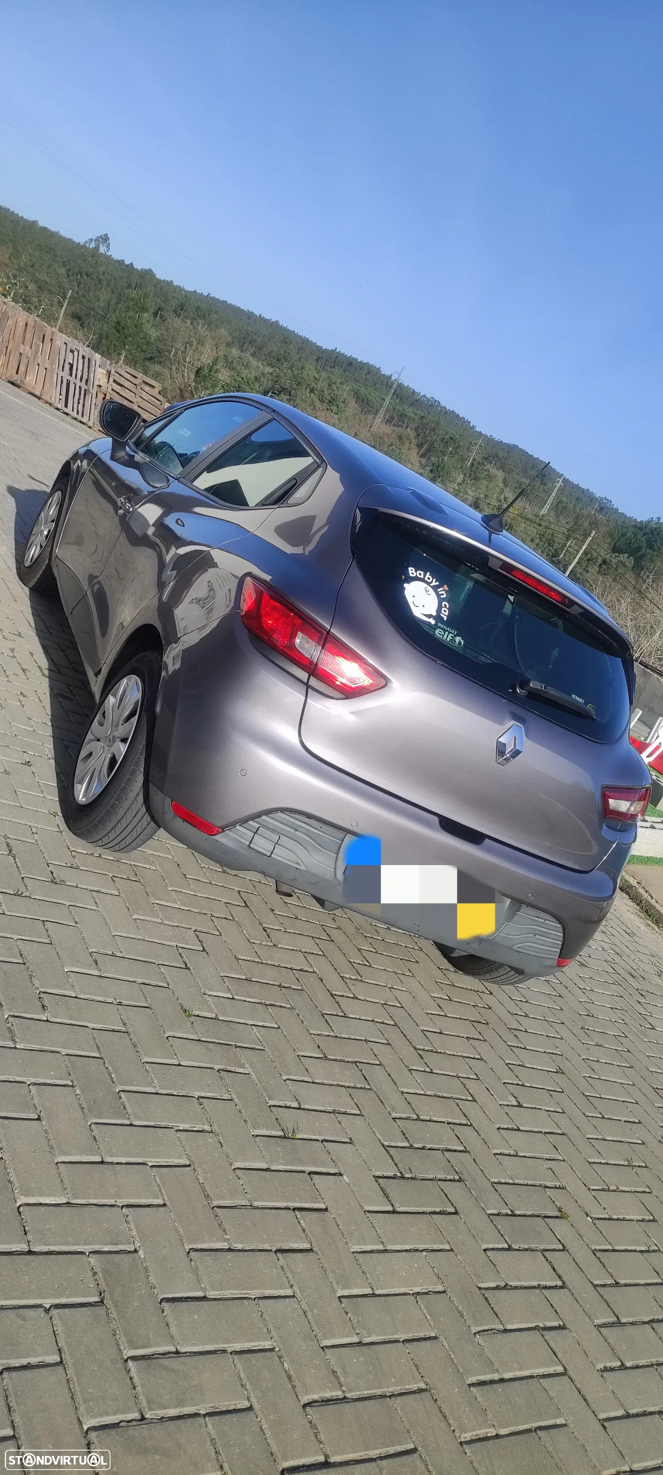 Renault Clio 1.5 dCi Initiale Paris EDC - 4